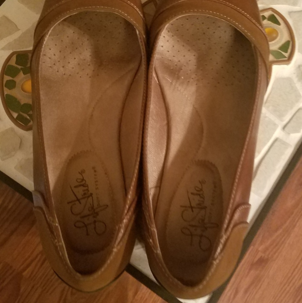 Shoes - Picture 2 of 5